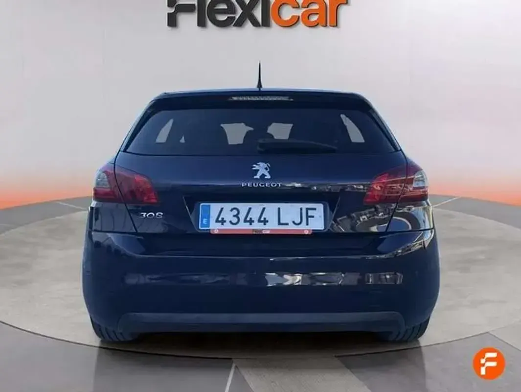 Usado Peugeot 308 Style 131 CV (96 kW) 2020 Negro Berlina