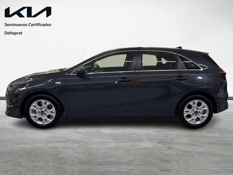 Usado Kia Ceed 120 CV (88 kW) 2023 Negro Utilitario