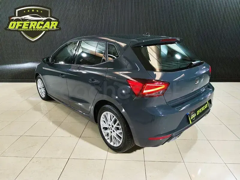 Usado Seat Ibiza FR 115 CV (84 kW) 2025 Gris / plata Utilitario
