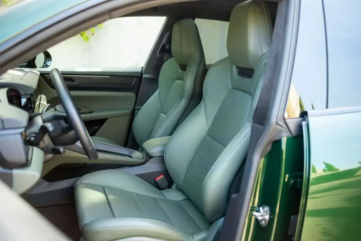 Usado Porsche Macan Turbo 469 kW (639 CV) 2024 Verde SUV