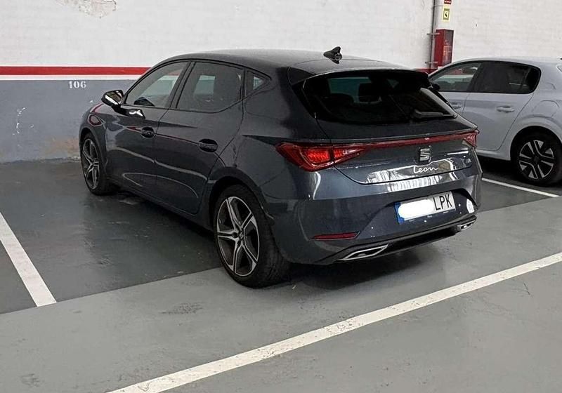Usado Seat Leon FR 150 CV (110 kW) 2021 Gris Utilitario