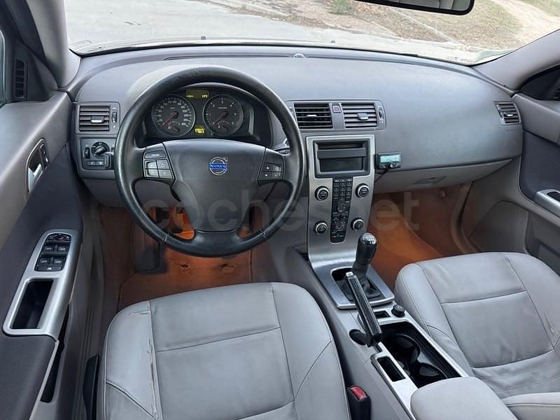 Usado Volvo V50 Momentum 136 CV (100 kW) 2008 Gris / plata Familiar