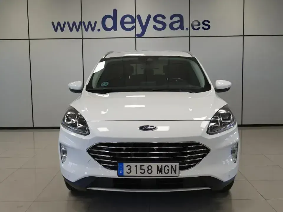 Usado Ford Kuga Titanium 150 CV (110 kW) 2023 Blanco SUV