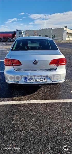 Usado VW Passat Advance 140 CV (102 kW) 2012 Gris / plata Berlina