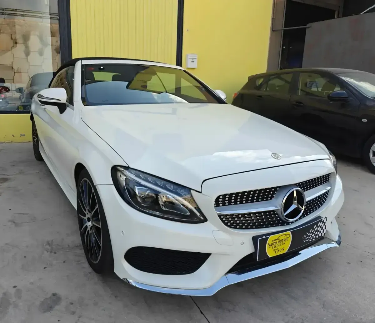 Usado Mercedes C220 194 CV (142 kW) 2018 Blanco Descapotable
