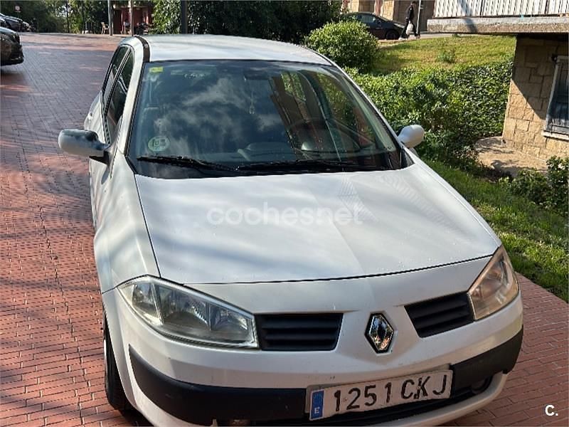 Blanco Usado 2003 Renault Mégane II Dynamique Berlina | 2800 € (Precio justo) - Imagen 1/4