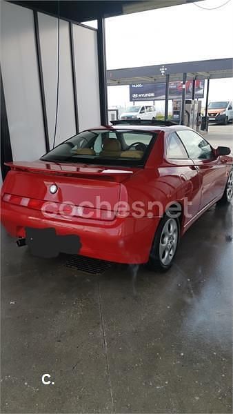 Rojo Usado 2003 Alfa Romeo GTV Coupe | 9500 € - Imagen 1/4