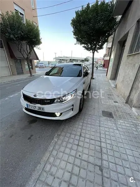 Usado Kia Optima 141 CV (103 kW) 2016 Blanco Berlina