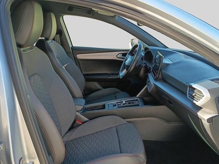 Usado Seat Leon FR 150 CV (110 kW) 2024 Gris plata