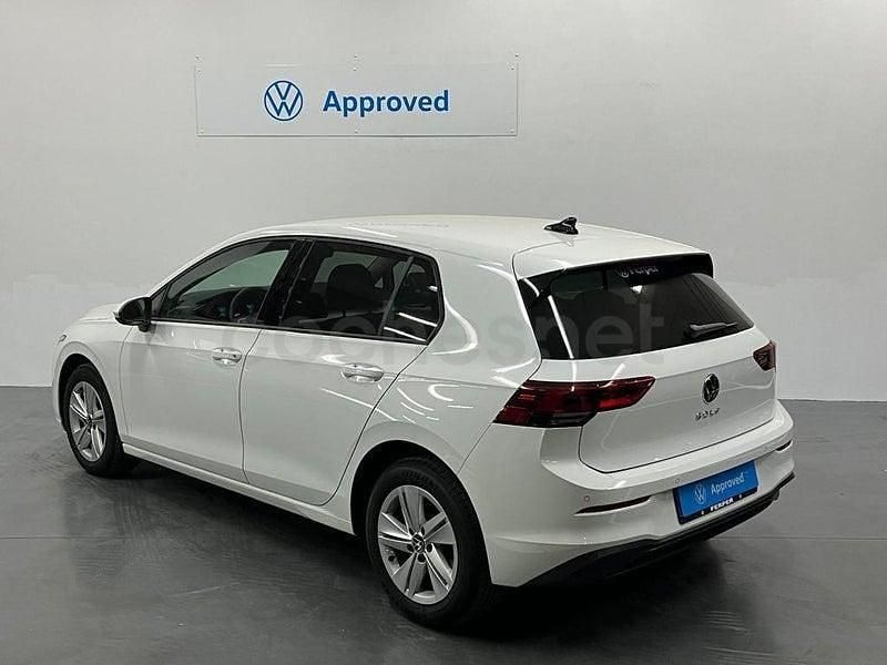 Usado VW Golf VIII Life 130 CV (95 kW) 2022 Blanco Berlina
