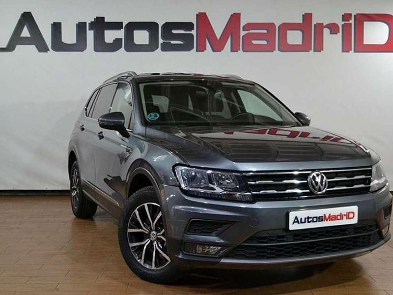 Usado VW Tiguan Sportline 190 CV (139 kW) 2018 Gris SUV