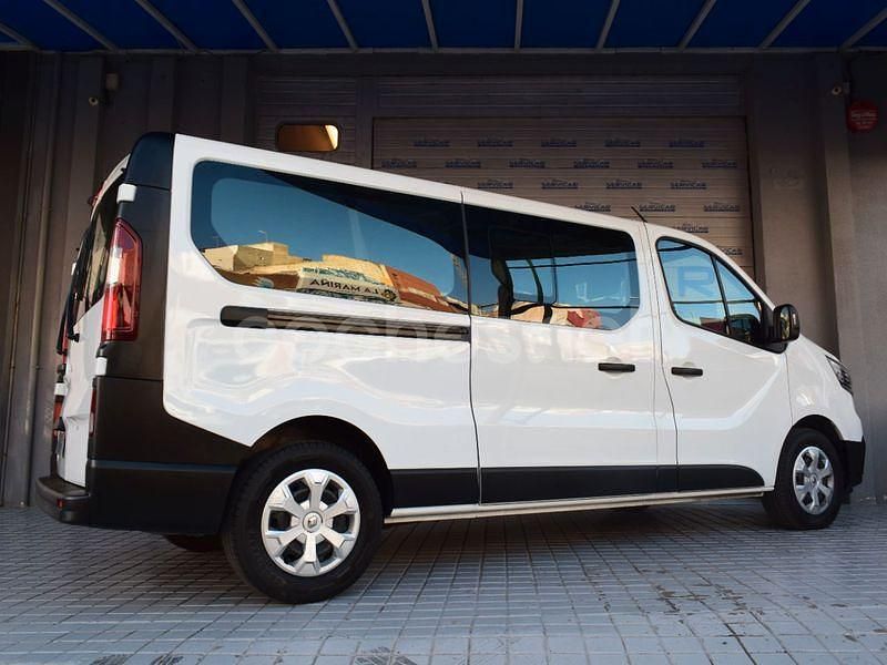 Usado Renault Trafic 110 CV (80 kW) 2024 Blanco Monovolumen