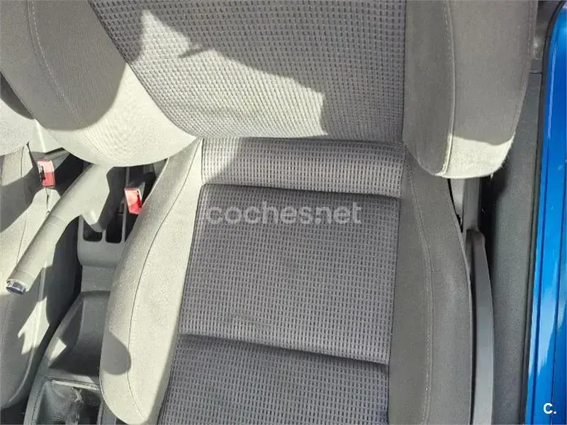 Usado VW Polo Highline 75 CV (55 kW) 2002 Azul Berlina