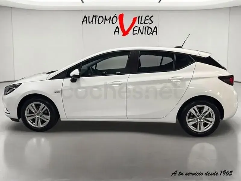Usado Opel Astra Selective 105 CV (77 kW) 2018 Blanco Berlina