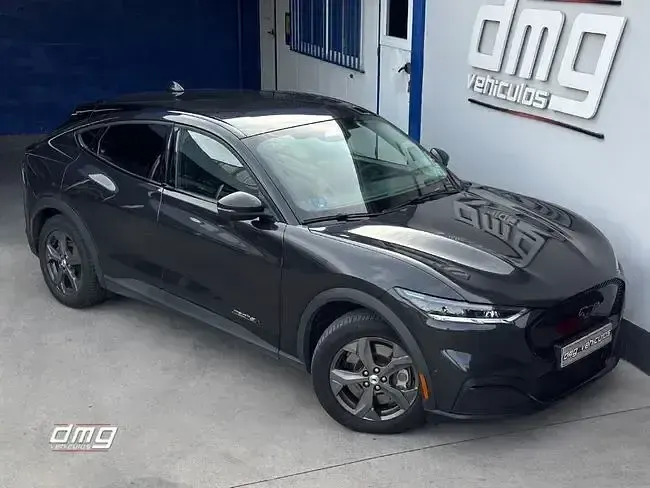 Usado Ford Mustang Mach-E Premium 216 kW (294 CV) 2022 Negro SUV