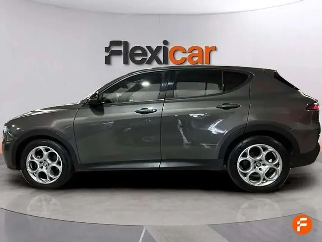 Usado Alfa Romeo Tonale Sprint 131 CV (96 kW) 2023 Gris SUV