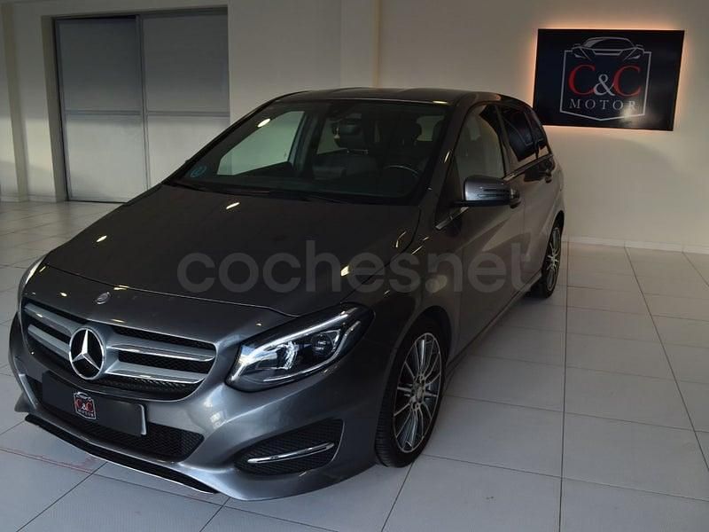 Usado Mercedes B180 109 CV (80 kW) 2017 Gris / plata Monovolumen