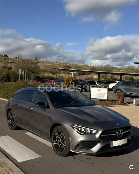 Usado Mercedes CLA250e Shooting Brake 218 CV (160 kW) 2020 Gris / plata Familiar