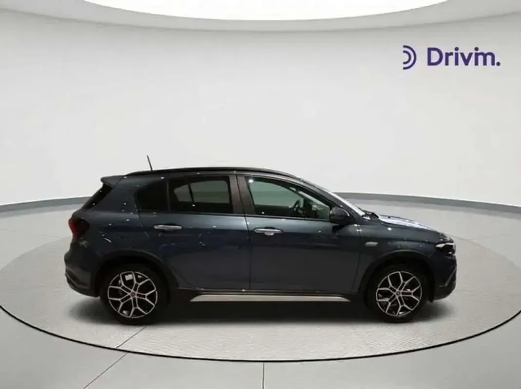 Nuevo Fiat Tipo Cross 101 CV (74 kW) 2025 Azul Utilitario