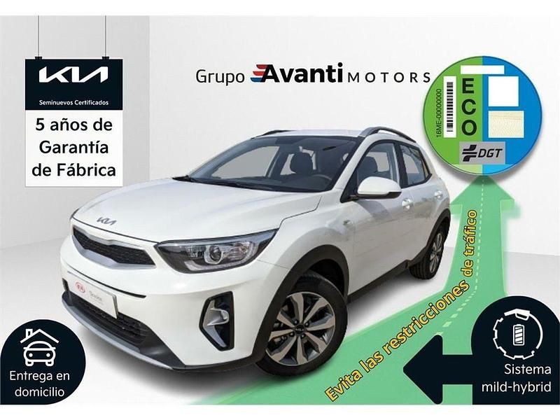 Usado Kia Stonic 100 CV (73 kW) 2022 Blanco SUV