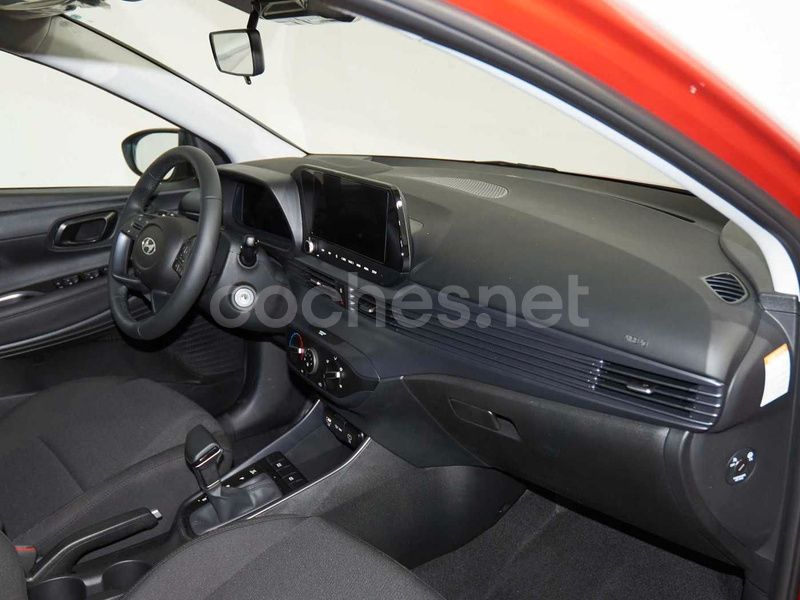Nuevo Hyundai i20 100 CV (73 kW) 2025 Rojo Berlina
