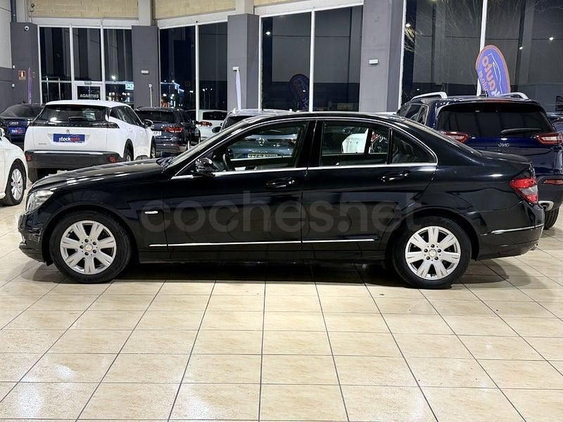 Usado Mercedes C200 Avantgarde 136 CV (100 kW) 2009 Negro Berlina
