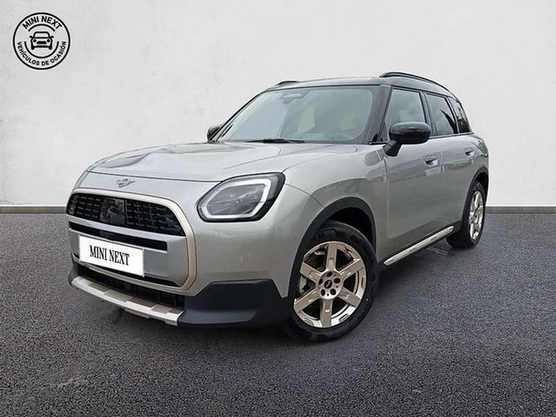 Plateado Usado 2025 Mini One D Countryman Essential SUV | 43.900 € (Caro) - Imagen 1/4