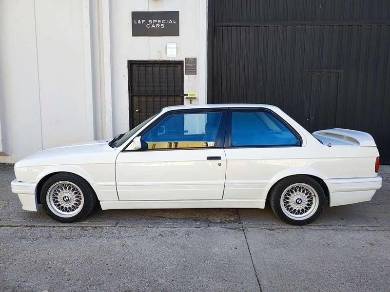 Usado BMW M3 215 CV (158 kW) 1991 Blanco Berlina