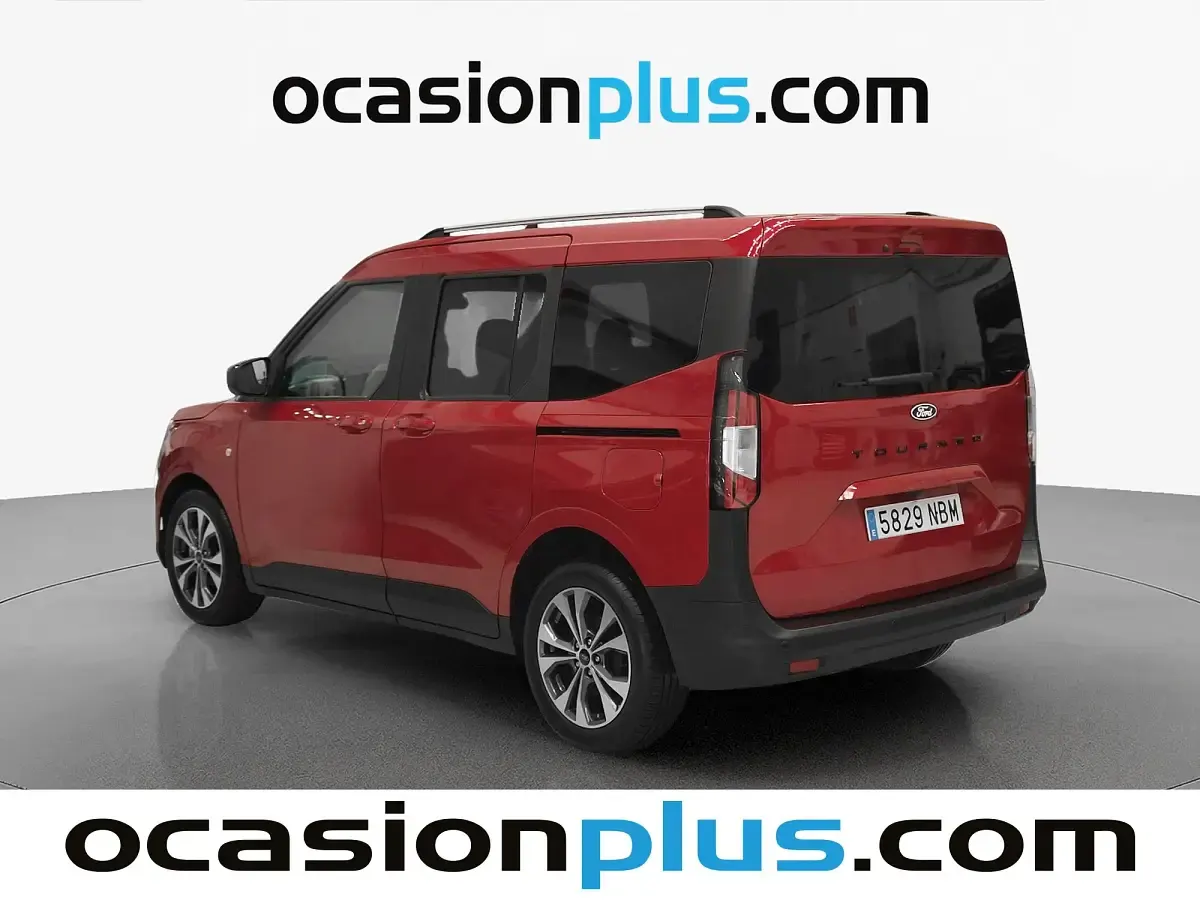 Usado Ford Tourneo Courier Titanium 125 CV (91 kW) 2025 Rojo Monovolumen