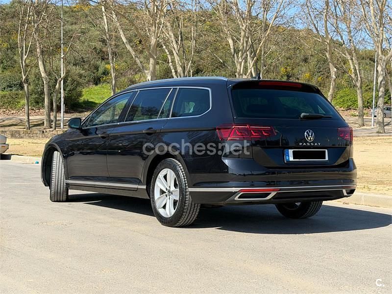 Usado VW Passat Executive 150 CV (110 kW) 2020 Negro Familiar