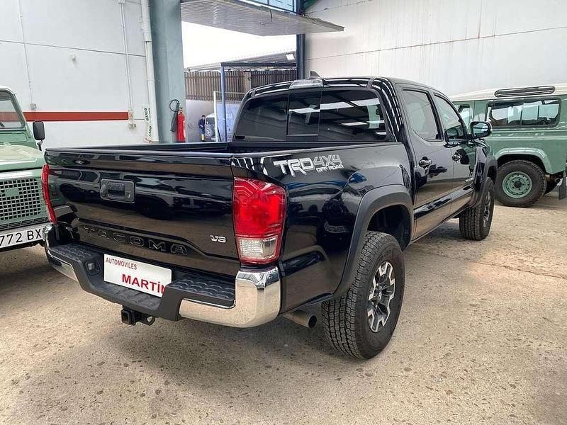Usado Toyota Tacoma 281 CV (206 kW) 2017 Negro Pickup/Camioneta