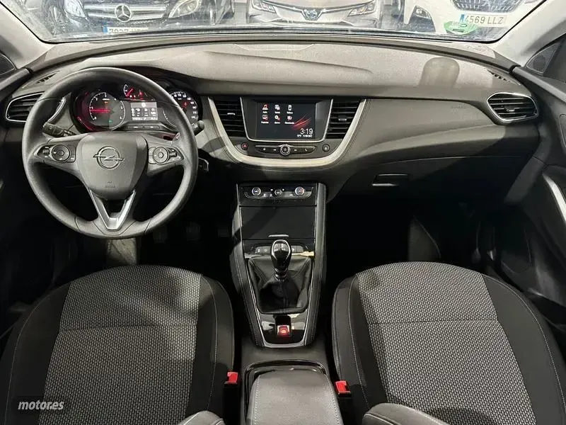 Usado Opel Grandland X Selective 120 CV (88 kW) 2018 Negro SUV