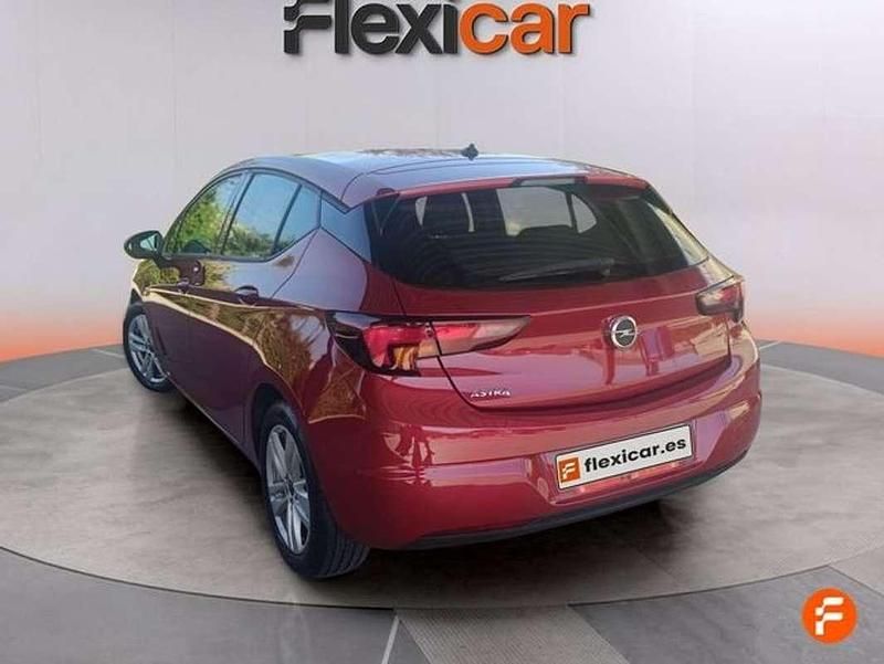 Usado Opel Astra Business Elegance 145 CV (106 kW) 2020 Rojo Familiar