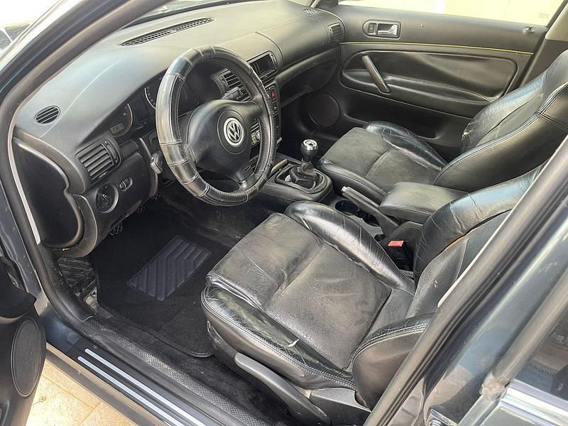 Usado VW Passat Comfortline 130 CV (95 kW) 2002 Gris