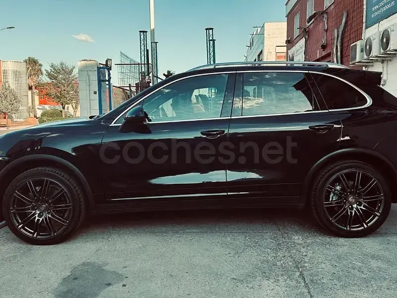 Usado Porsche Cayenne 400 CV (294 kW) 2010 Negro SUV