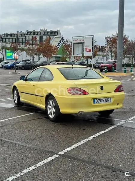Usado Peugeot 406 Coupe 194 CV (142 kW) 2001 Amarillo Coupe