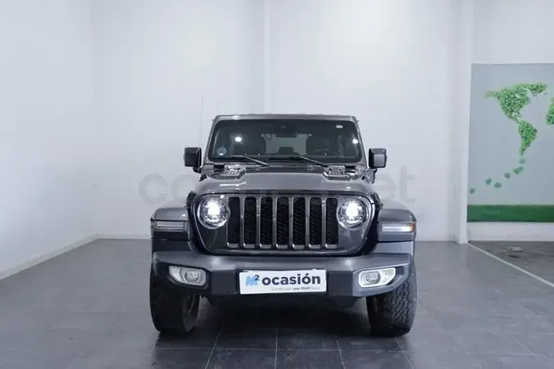 Usado Jeep Wrangler Sahara 381 CV (280 kW) 2022 Gris / plata SUV