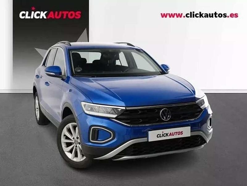 Usado VW T-Roc Life 111 CV (81 kW) 2024 Azul SUV