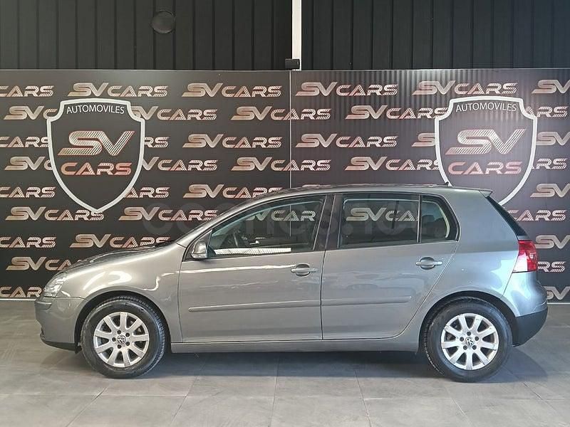 Usado VW Golf IV Highline 102 CV (75 kW) 2006 Gris / plata Berlina