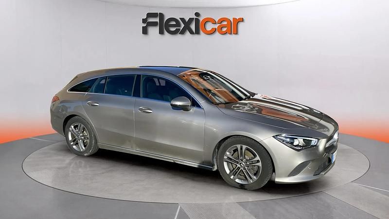 Usado Mercedes CLA200 Shooting Brake 150 CV (110 kW) 2020 Marrón Familiar