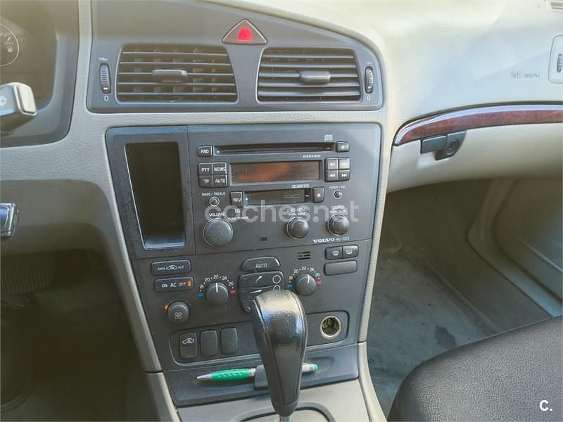 Usado Volvo S60 163 CV (119 kW) 2003 Gris / plata Berlina