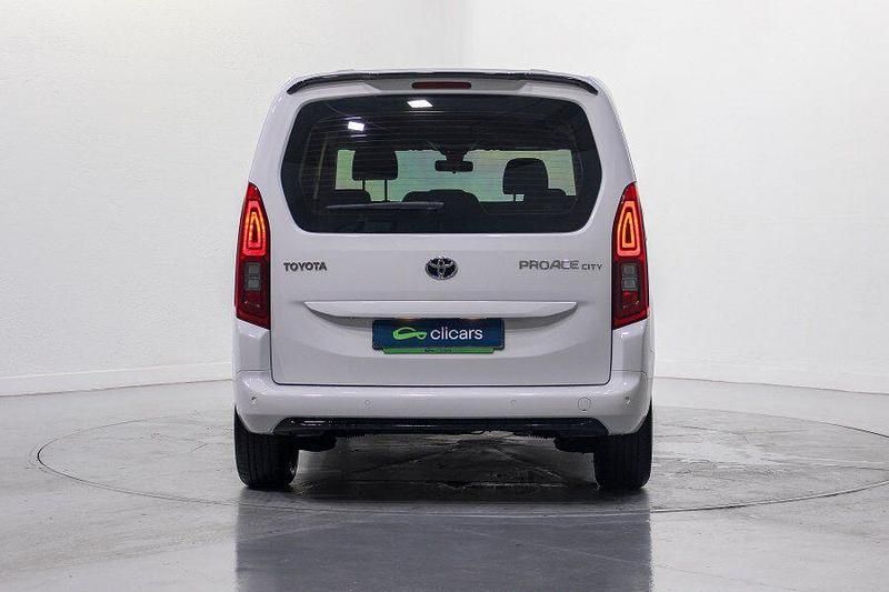 Usado Toyota Proace Verso City 130 CV (95 kW) 2024 Blanco Familiar