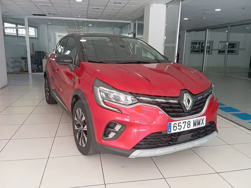 Usado Renault Captur Techno 145 CV (106 kW) 2024 Rojo SUV
