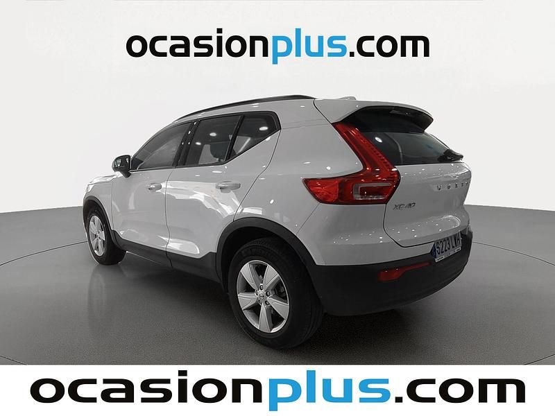 Usado Volvo XC40 Momentum 129 CV (94 kW) 2022 Blanco SUV