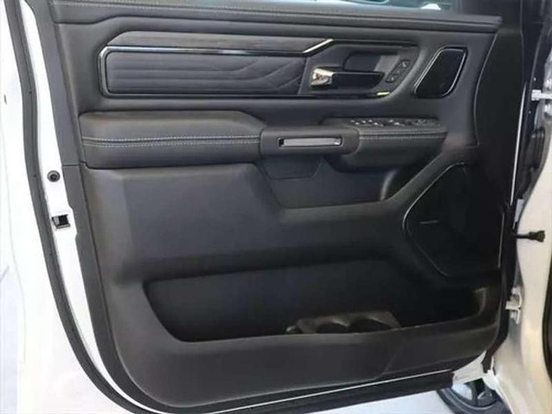 Usado RAM 1500 540 CV (397 kW) 2024 Gris Recogida