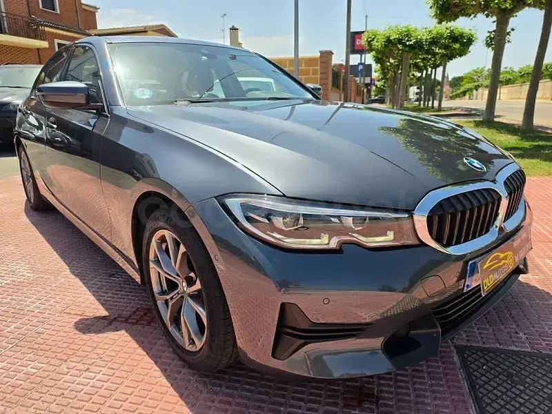 Usado BMW 318 150 CV (110 kW) 2023 Gris / plata Berlina