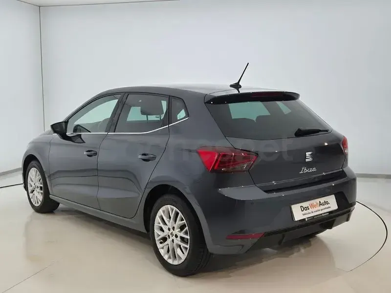 Usado Seat Ibiza XCELLENCE 115 CV (84 kW) 2025 Gris / plata Utilitario