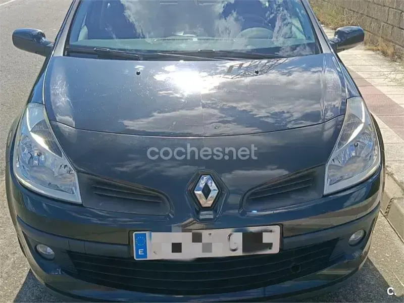 Usado Renault Clio II Authentique 85 CV (62 kW) 2008 Negro Berlina