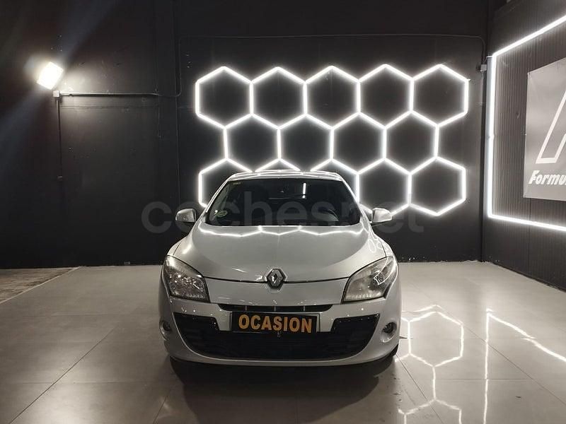 Usado Renault Mégane 110 CV (80 kW) 2012 Gris / plata Berlina