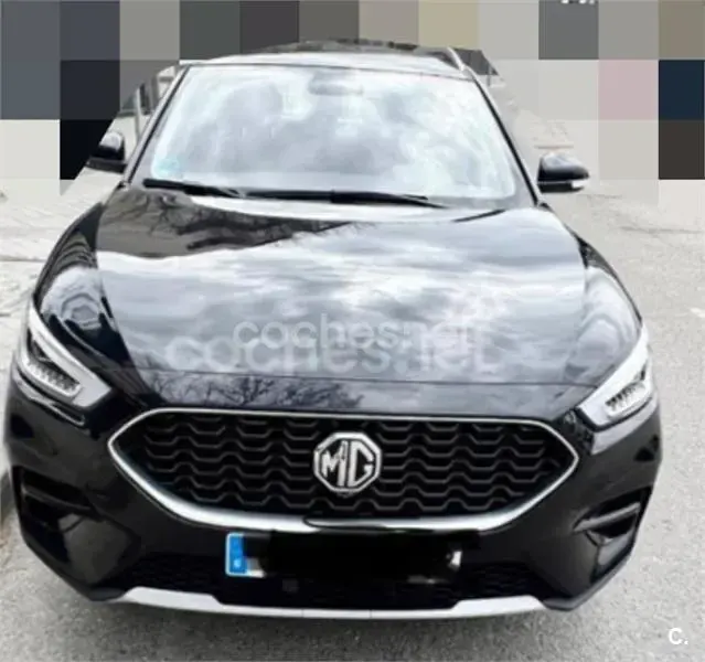 Usado MG ZS Luxury 111 CV (81 kW) 2022 Negro SUV